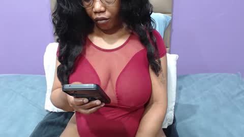 Snapshot of peachassxx chatting on 09.18.25 peachy online show from 09.18.25