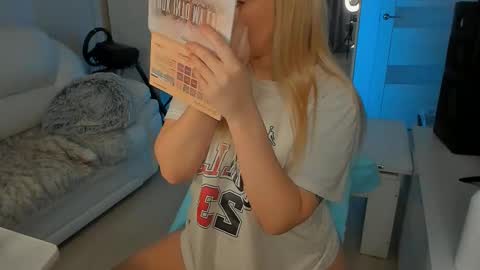 Snapshot of peachju1cy chatting on 03.09.25 peachju1cy online show from 03.09.25