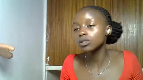 peachy_ebony online show from 11.17.25