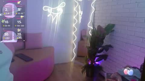 peachy_tay online show from 11.10.25