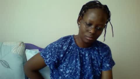 Snapshot of peacockxx chatting on 09.15.25 peacockxx online show from 09.15.25