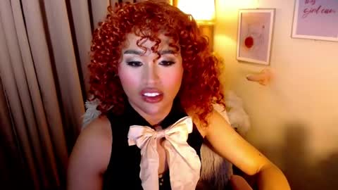 Snapshot of peakaboo_xx chatting on 05.01.26 Angel Creamdensada online show from 05.01.26