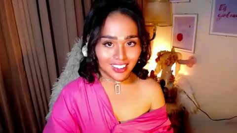 Snapshot of peakaboo_xx chatting on 05.05.26 Angel Creamdensada online show from 05.05.26
