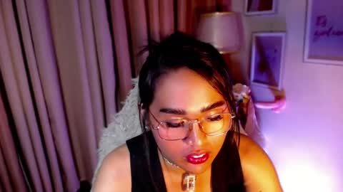 Snapshot of peakaboo_xx chatting on 05.20.26 Angel Creamdensada online show from 05.20.26
