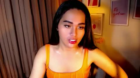 Snapshot of peakaboo_xx chatting on 05.21.26 Angel Creamdensada online show from 05.21.26