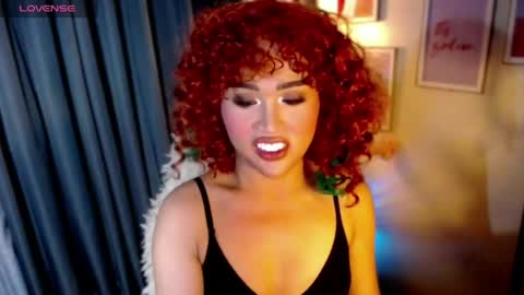 Snapshot of peakaboo_xx chatting on 05.28.26 Angel Creamdensada online show from 05.28.26