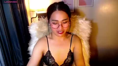 Snapshot of peakaboo_xx chatting on 06.14.26 Angel Creamdensada online show from 06.14.26