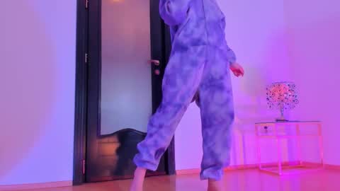 Snapshot of peanaughty chatting on 02.10.26 Kate online show from 02.10.26