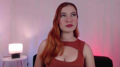 Snapshot of pear__moon chatting on 02.08.25 LILLY online show from 02.08.25