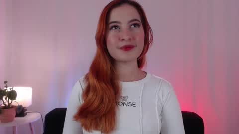 Snapshot of pear__moon chatting on 02.09.25 LILLY online show from 02.09.25