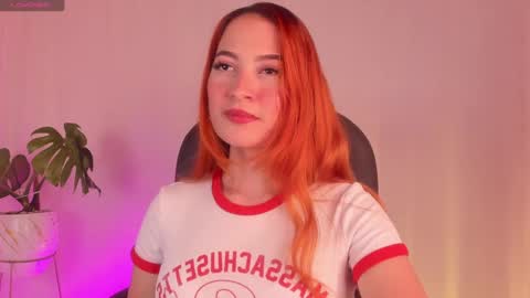 Snapshot of pear__moon chatting on 09.20.25 LILLY online show from 09.20.25