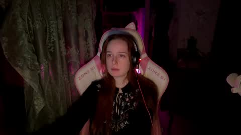 Snapshot of pearlprincess_ chatting on 04.26.26 Adelina online show from 04.26.26