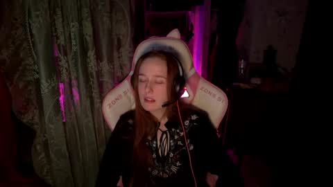 Snapshot of pearlprincess_ chatting on 04.28.26 Adelina online show from 04.28.26