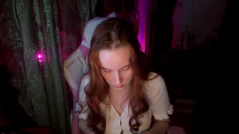Snapshot of pearlprincess_ chatting on 05.11.26 Adelina online show from 05.11.26