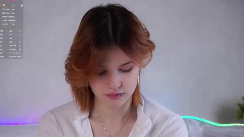 Snapshot of pebee chatting on 10.27.25 Lily online show from 10.27.25