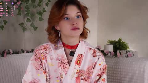 Snapshot of pebee chatting on 11.01.25 Lily online show from 11.01.25