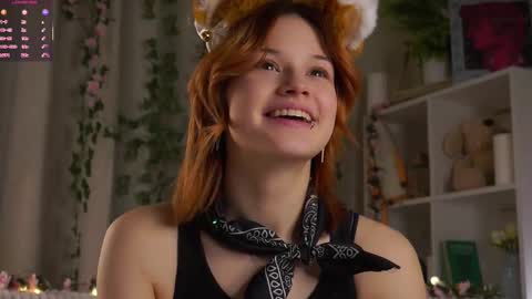 Snapshot of pebee chatting on 11.15.25 Lily online show from 11.15.25