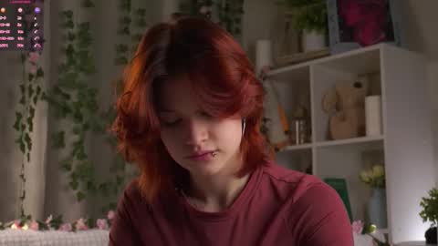 Snapshot of pebee chatting on 11.21.25 Lily online show from 11.21.25