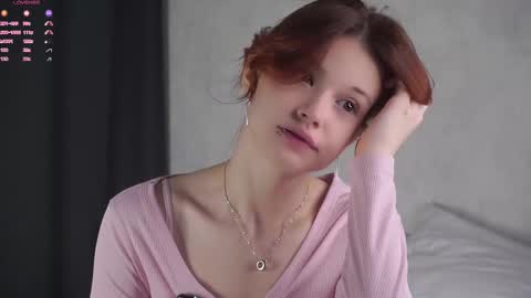 Snapshot of pebee chatting on 12.03.25 Lily online show from 12.03.25