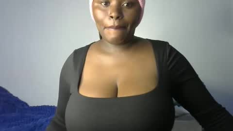 Snapshot of peekyshams chatting on 05.01.26 peekyshams online show from 05.01.26