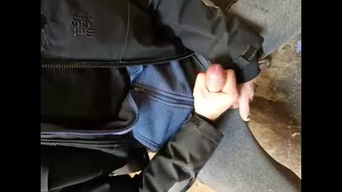 Snapshot of pelnutrauks chatting on 12.29.24 pelnutrauks online show from 12.29.24