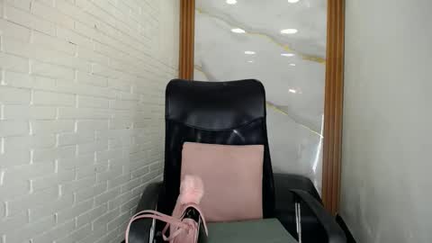 Penelopee Rouse online show from 09.26.25