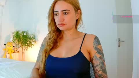 Hi Im Penelope  better vibrations  1111 online show from 07.12.26