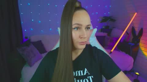 Dia  online show from 09.15.25