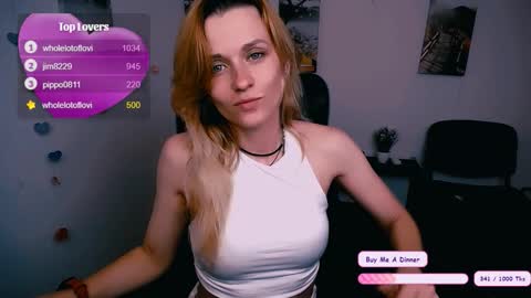 Mia online show from 11.21.25