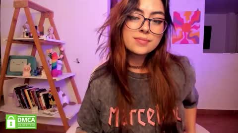 Sarah Ana Banana online show from 03.31.26