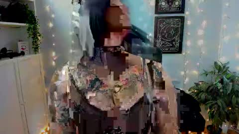 Gabbie online show from 10.25.25