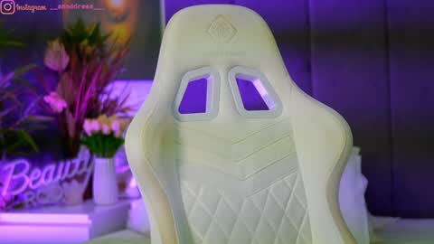 Dee online show from 11.14.25