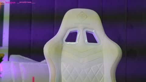 Dee online show from 12.16.25