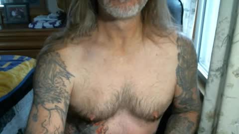 Snapshot of perkymalenipples chatting on 01.02.25 perkymalenipples online show from 01.02.25