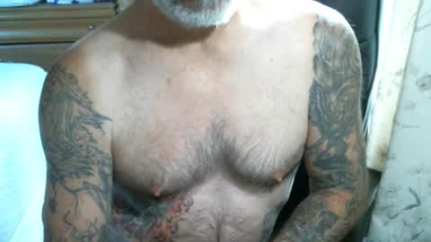 Snapshot of perkymalenipples chatting on 11.23.25 perkymalenipples online show from 11.23.25