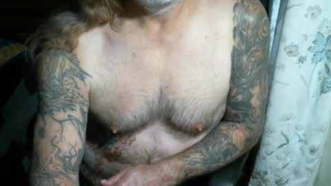 Snapshot of perkymalenipples chatting on 11.30.25 perkymalenipples online show from 11.30.25