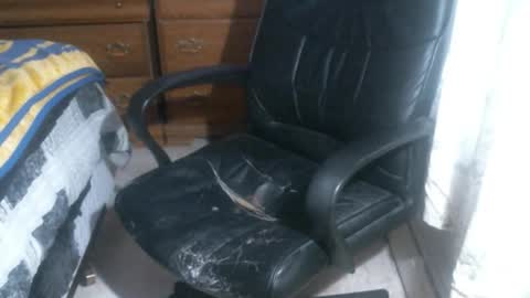 Snapshot of perkymalenipples chatting on 12.18.25 perkymalenipples online show from 12.18.25