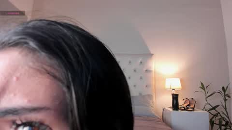 Snapshot of perla_giraldo chatting on 10.14.25 PERLA online show from 10.14.25