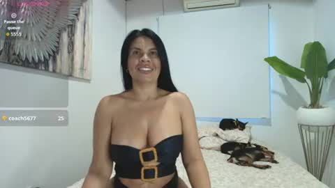 Snapshot of perla_hot4u chatting on 06.19.26 online show from 06.19.26