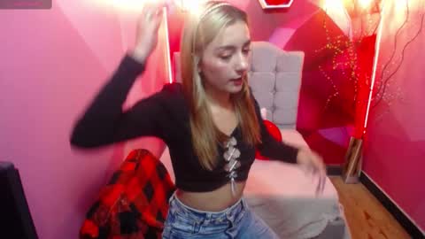 PERLA RED online show from 03.01.25