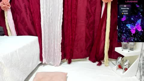 Perla Thompson online show from 10.24.25