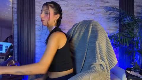 Snapshot of perlaa_moon_ chatting on 05.01.26 PERLA online show from 05.01.26