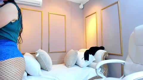 Snapshot of perlapreciosa chatting on 02.08.25 PerlaPreciosa online show from 02.08.25