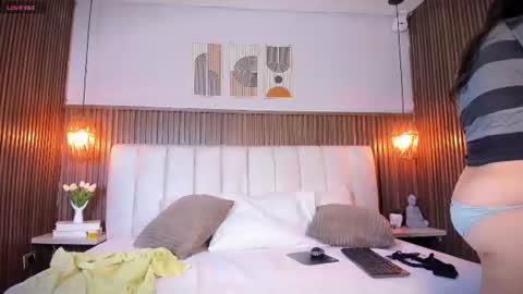 Snapshot of perlapreciosa chatting on 06.19.26 PerlaPreciosa online show from 06.19.26