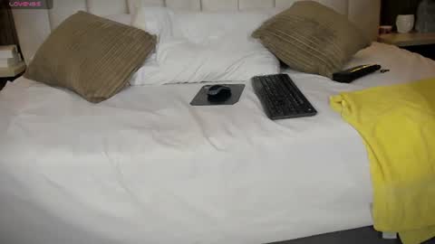Snapshot of perlapreciosa chatting on 06.25.26 PerlaPreciosa online show from 06.25.26