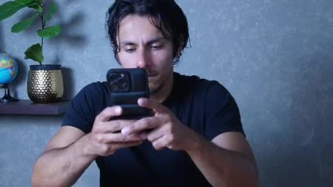 Snapshot of perseoo_88 chatting on 06.17.26 andres online show from 06.17.26