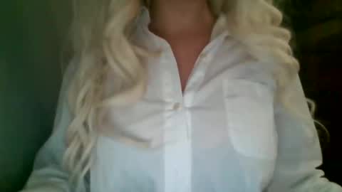 Snapshot of persephone12234 chatting on 11.17.25 persephone12234 online show from 11.17.25