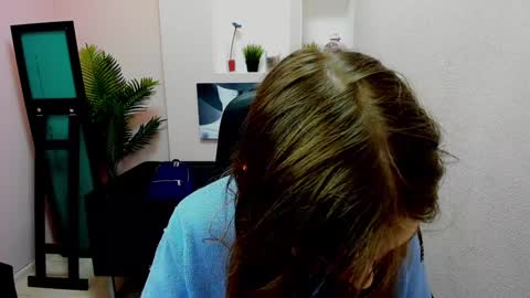 Snapshot of persinaky chatting on 12.26.24 horror flying on the wings of the night.... online show from 12.26.24