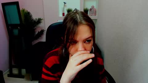 Snapshot of persinaky chatting on 12.30.24 horror flying on the wings of the night.... online show from 12.30.24