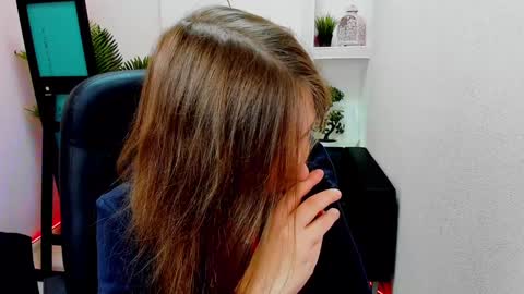 Snapshot of persinaky chatting on 01.17.25 horror flying on the wings of the night.... online show from 01.17.25